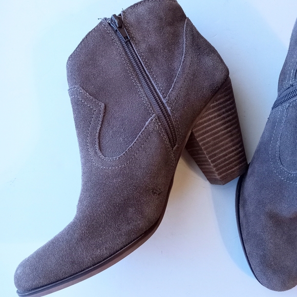 BST SOLD!Steve Madden brown fringe Western style ankle boots - Picture 7 of 9